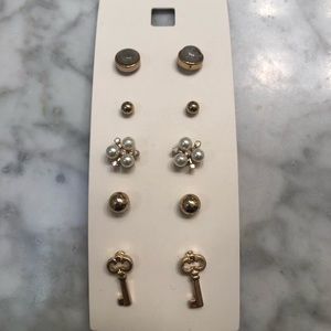 Gold stud earring pack